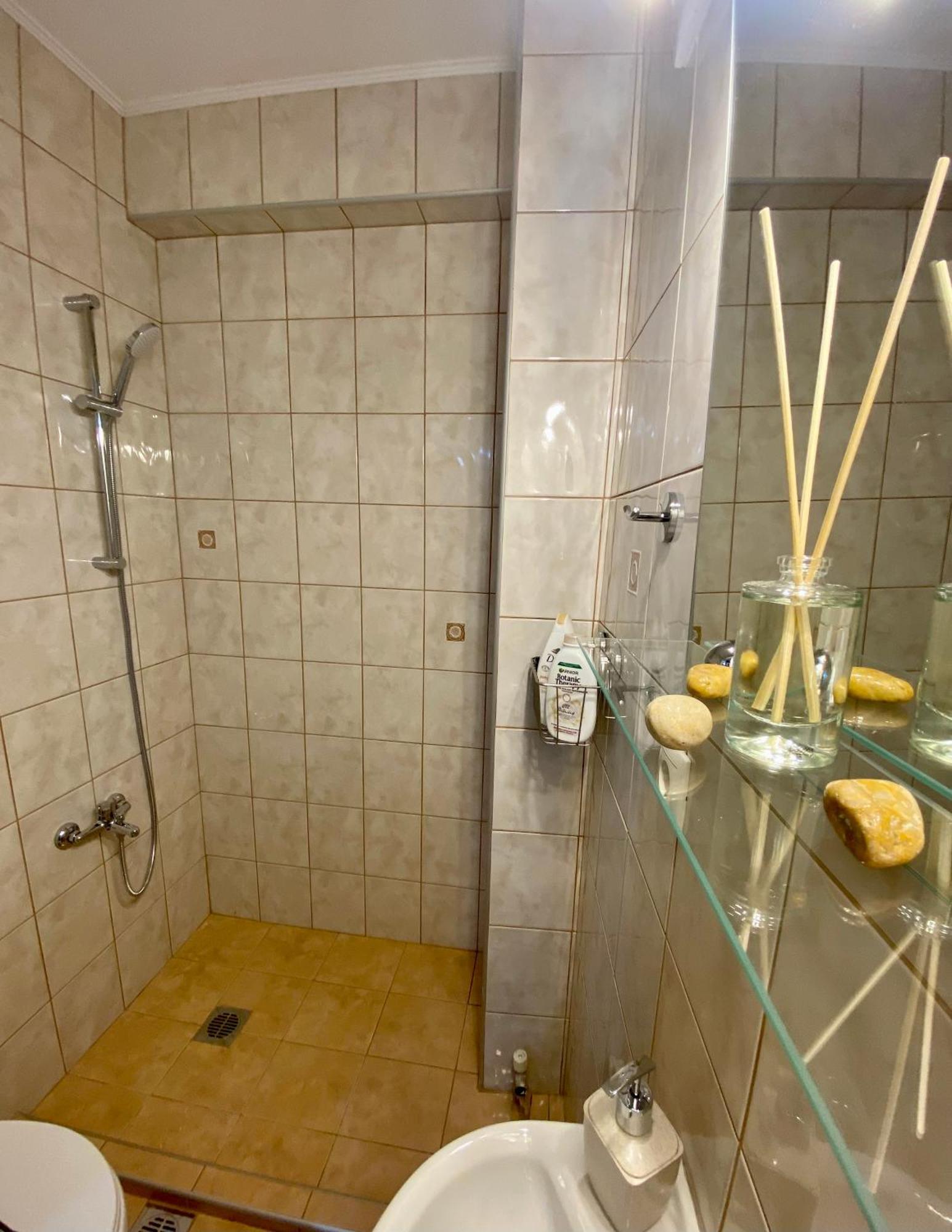 Nikos Apartment Спата Экстерьер фото
